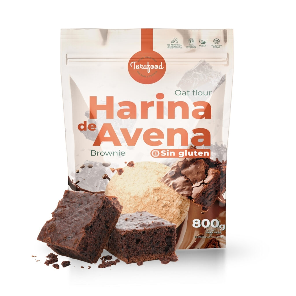 Harina de avena integral sin gluten sabor brownie Torafood 800 g en envase doypack.